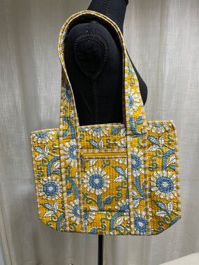 (New) Handcrafted Yellow Floral Tote Bag - Stylish Everyday Carry